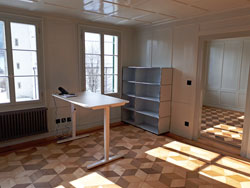 Erste Büroeinrichtungen sind in den Büros
